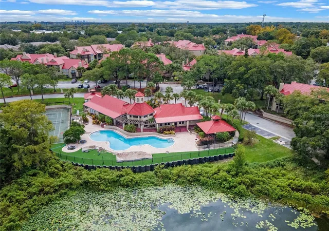 Listing Photo 4 - Condo for sale in building located at 236 Afton Sq, Altamonte Springs, FL 32714 - Unit #305
