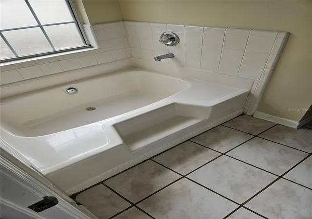 10th image of 8033 Macdougall Dr E, Jacksonville, FL 32244 | MLS# S5144147
