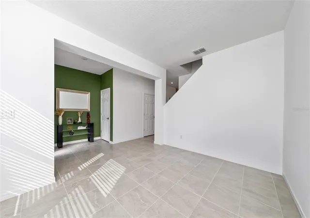 Photo 4 of Townhouse for sale at 16425 Prairie School Dr, Winter Garden, FL 34787 | MLS# O6383709 | Listing updated on 2026-08-31
