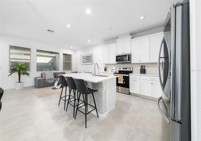Photo 2 of Townhouse for sale at 16425 Prairie School Dr, Winter Garden, FL 34787 | MLS# O6383709 | Listing updated on 2026-08-31