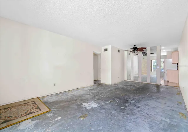 Listing Photo 4 - Condo for sale in building located at 2284 Spanish Dr, Clearwater, FL 33763 - Unit #50