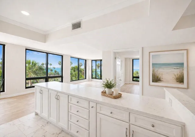 5th image of 707 S Gulfstream Ave #307, Sarasota, FL 34236 | MLS# A4683134