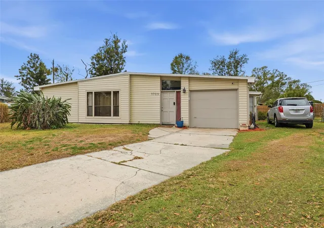 Photo 2 of Single family home for sale at 1709 Carnegie Cir, Tampa, FL 33619 | MLS# W7883173 | Listing updated on 2026-09-01