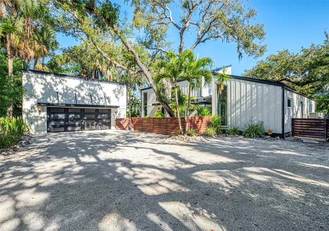 Photo 3 of Single family home for sale at 5303 Hidden Harbor Rd, Sarasota, FL 34242 | MLS# N6143036 | Listing updated on 2026-06-28