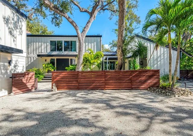 Photo 4 of Single family home for sale at 5303 Hidden Harbor Rd, Sarasota, FL 34242 | MLS# N6143036 | Listing updated on 2026-06-28