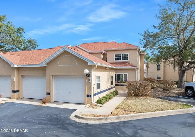 Photo 3 of Townhouse for sale at 25 Marina Point Pl, Palm Coast, FL 32137 | MLS# FC316293 | Listing updated on 2026-08-13
