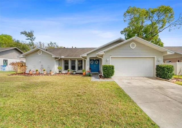 Photo 1 of Single family home for sale at 2715 Berryknoll Pl, Valrico, FL 33596 | MLS# TB8478072 | Listing updated on 2026-06-01
