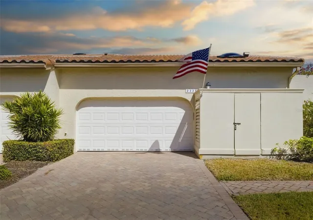 Homes for sale in Longboat Key, FL | 2326 Harbour Oaks Dr, Longboat Key, FL 34228 | MLS# A4683180