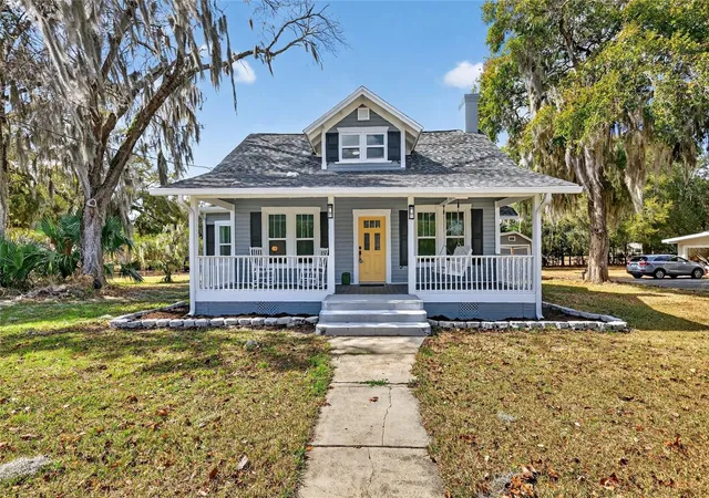 1st image of 92 S Trowell Ave, Umatilla, FL 32784 | MLS# G5108468