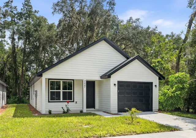 Photo 1 of Single family home for sale at 2447 Se 10th Avenue, Gainesville, FL 32641 | MLS# O6383907 | Listing updated on 2026-10-13