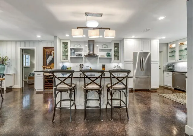 5th image of 301 Jackson Dr, Sarasota, FL 34236 | MLS# A4683209