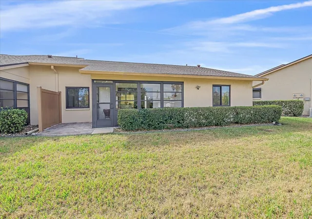 3rd image of 3135 Gln Elyn Blvd, SARASOTA, FL 34237