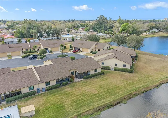 2nd image of 3135 Gln Elyn Blvd, SARASOTA, FL 34237