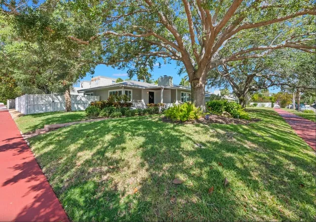 2nd image of 140 S Blvd Of The Presidents, Sarasota, FL 34236 | MLS# A4683280