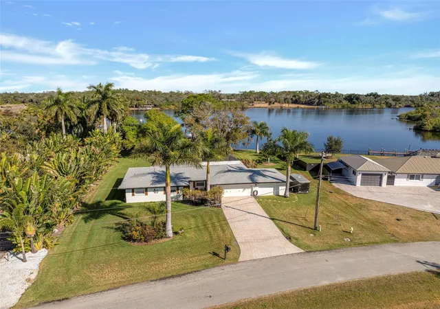 Homes for sale in Fort Myers, FL | 14526 Riverside Dr, Fort Myers, FL 33905 | MLS# C7522255