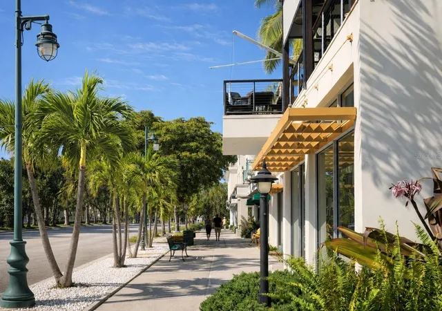 5th image of 1305 4Th St #302I, Sarasota, FL 34236 | MLS# A4683324