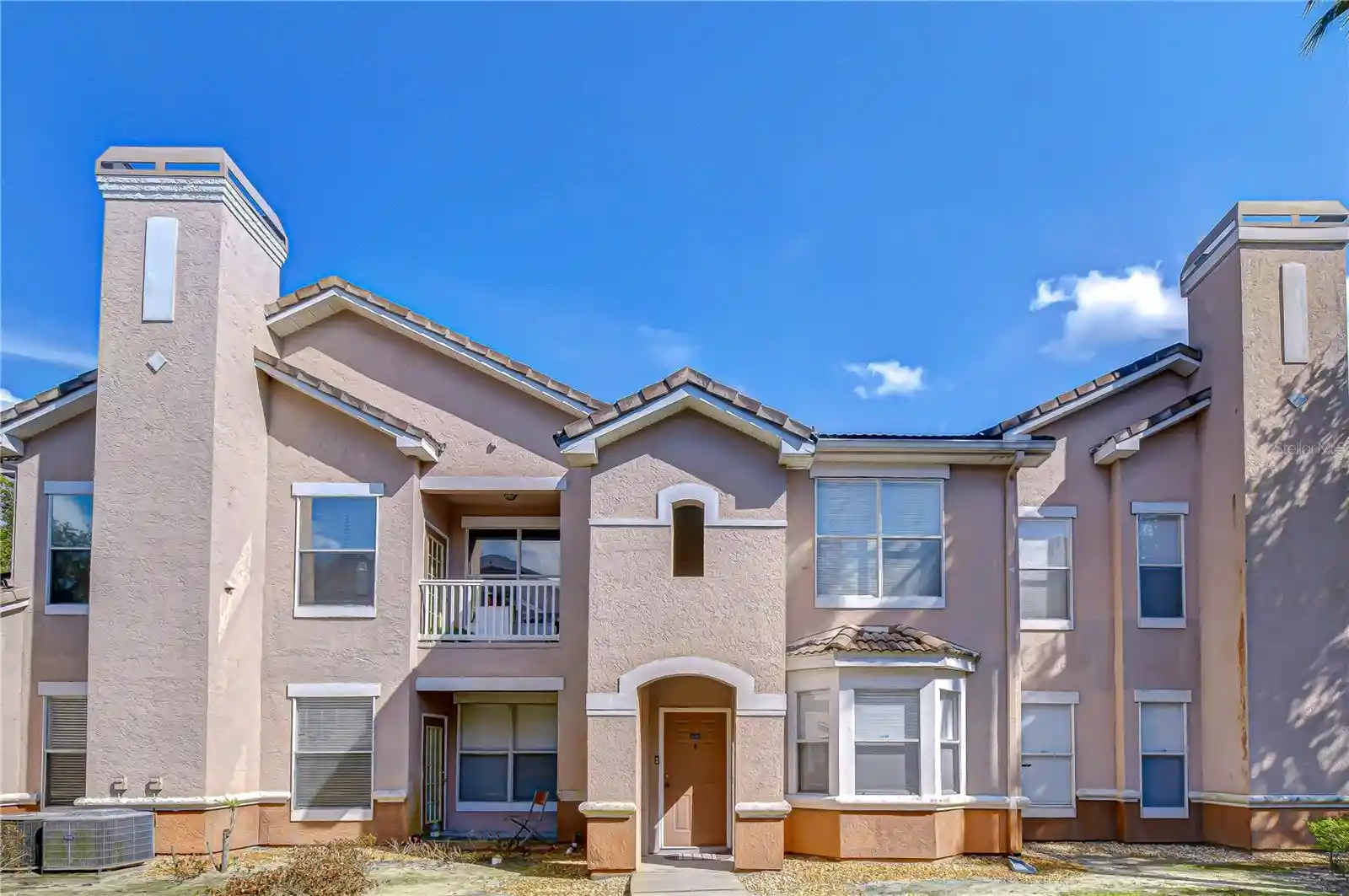 Listing Photo 1 - Condo for sale in 10409 Villa Vw Cir located at 10409 Villa Vw Cir, TAMPA, FL 33647 - Unit #10409
