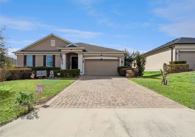Photo 3 of Sale Pending at 9889 Lenox St, Clermont, FL 34711 | MLS# O6384180 | Listing updated on 2026-07-21