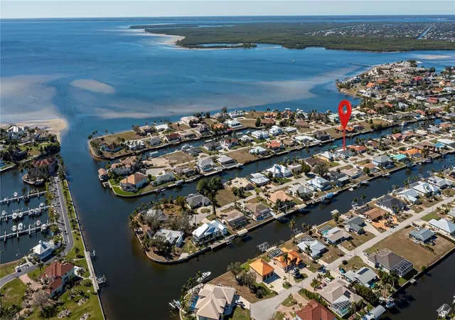 Photo 2 of Single family home for sale at 121 Sinclair St SE, Port Charlotte, FL 33952 | MLS# C7522272 | Listing updated on 2026-05-01
