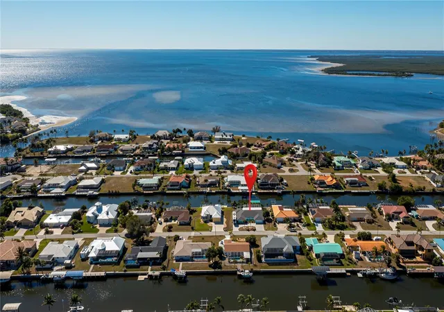 Photo 1 of Single family home for sale at 121 Sinclair St Se, Port Charlotte, FL 33952 | MLS# C7522272 | Listing updated on 2026-05-01