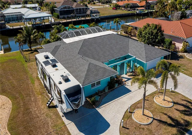 Photo 3 of Single family home for sale at 121 Sinclair St SE, Port Charlotte, FL 33952 | MLS# C7522272 | Listing updated on 2026-05-01
