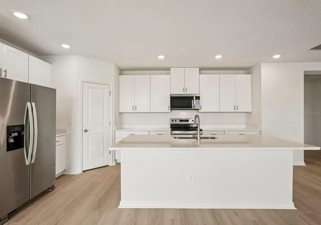 Photo 4 of Single family home for sale at 10417 Abundance Grv Way, Parrish, FL 34219 | MLS# TB8478516 | Listing updated on 2026-08-10