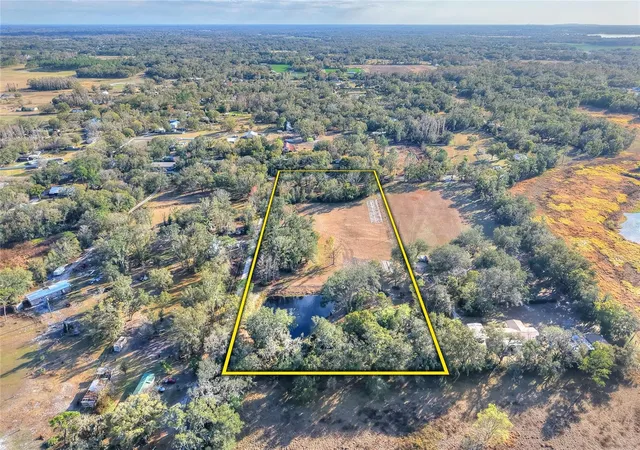 Photo 3 of Sale Pending at 8602 Back Rd, Plant City, FL 33565 | MLS# TB8478550 | Listing updated on 2026-08-05