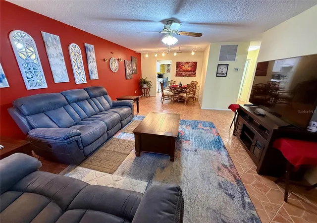 5th image of 6070 80Th St N #105, St Petersburg, FL 33709 | MLS# A4683361