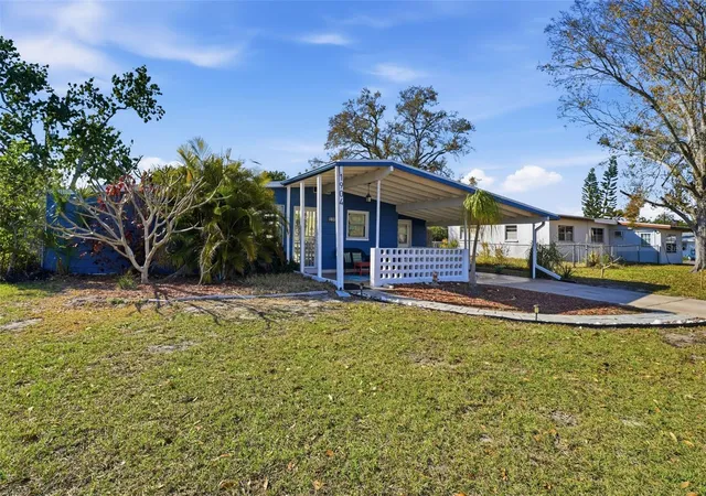 Photo 3 of Single family home for sale at 1904 31st Street W, Bradenton, FL 34205 | MLS# A4683369 | Listing updated on 2026-08-25