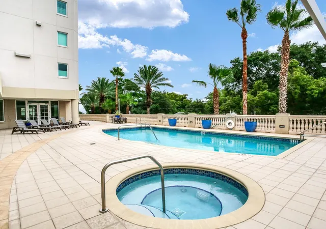 2nd image of 3507 Bayshore Blvd, TAMPA, FL 33629