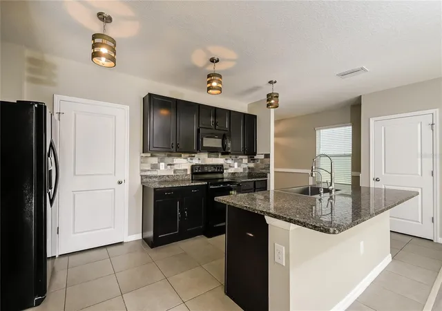 Photo 3 of Single family home for sale at 4106 Willow Hammock Dr, Palmetto, FL 34221 | MLS# C7522289 | Listing updated on 2026-09-03