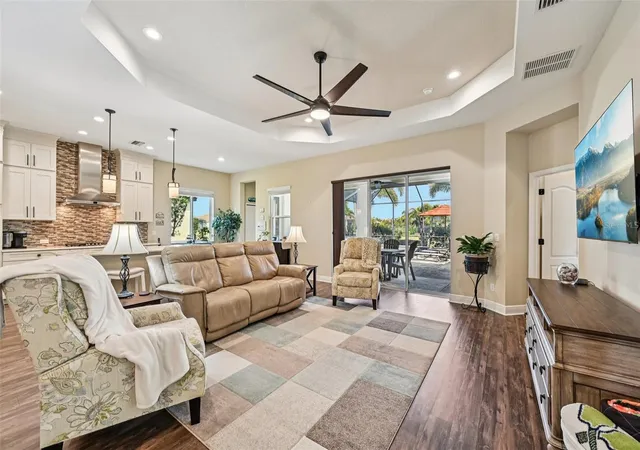 4th image of 12819 Coastal Breeze Wy, Bradenton, FL 34211 | MLS# TB8478631