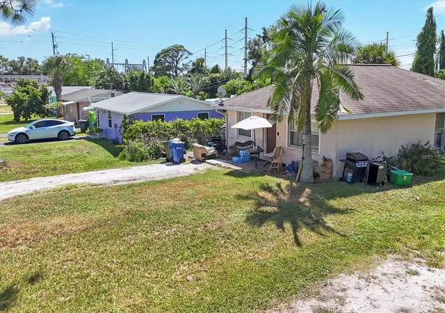 4th image of 2214 Park Rd, Venice, FL 34293 | MLS# N6143071