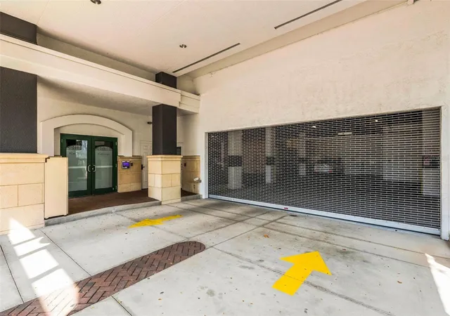 3rd image of 505 S Orange Ave, Sarasota, FL 34236