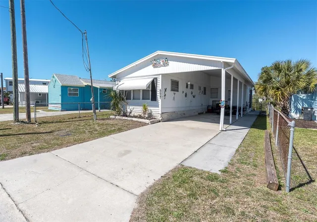 Homes for sale in Hudson, FL | 6627 Tower Dr, Hudson, FL 34667 | MLS# TB8478719