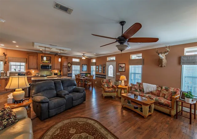 Photo 4 of Manufactured home for sale at 25 Alligator Ave, Punta Gorda, FL 33950 | MLS# C7522307 | Listing updated on 2026-10-03