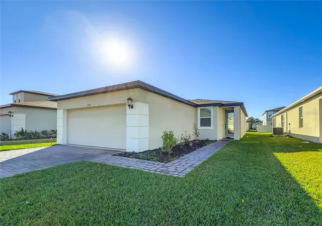 Photo 1 of Single family home for sale at 2362 Brassie Ct, Winter Haven, FL 33884 | MLS# O6384404 | Listing updated on 2026-09-01