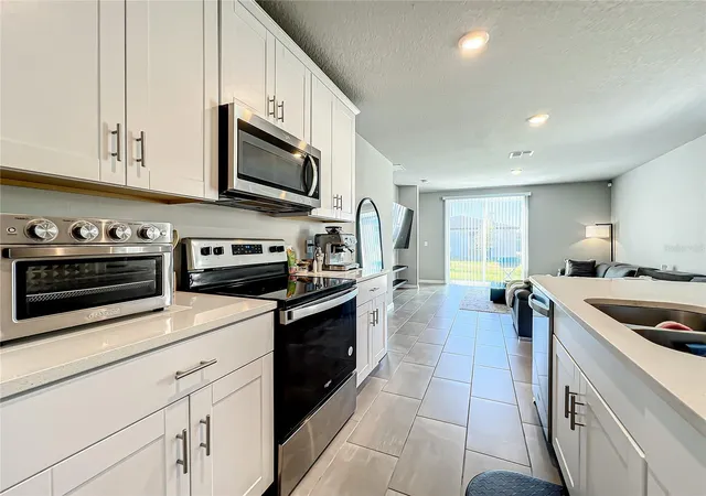 Photo 3 of Single family home for sale at 2362 Brassie Ct, Winter Haven, FL 33884 | MLS# O6384404 | Listing updated on 2026-09-01