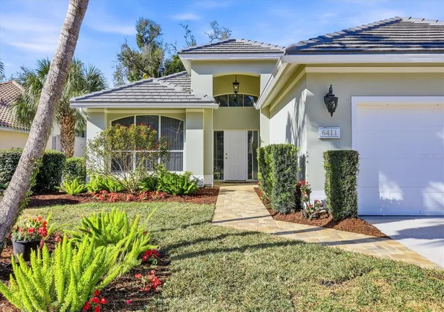 3rd image of 6411 Berkshire Pl, University Park, FL 34201 | MLS# A4683463