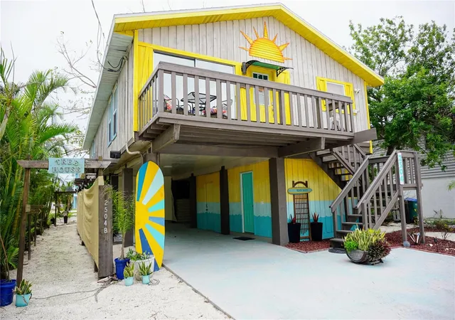 2nd image of 2504 Avenue B, Bradenton Beach, FL 34217 | MLS# O6384479