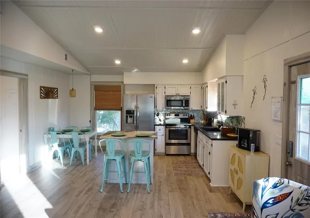 3rd image of 2504 Avenue B, Bradenton Beach, FL 34217 | MLS# O6384479