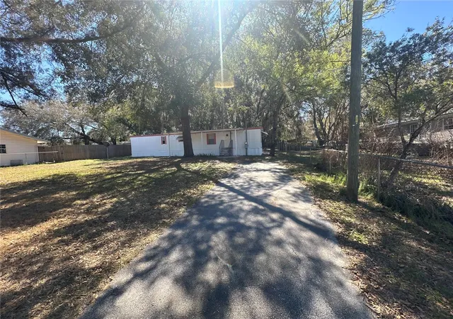 Photo 2 of Manufactured home for sale at 9150 Se 142nd Place, Summerfield, FL 34491 | MLS# TB8478902 | Listing updated on 2026-09-17
