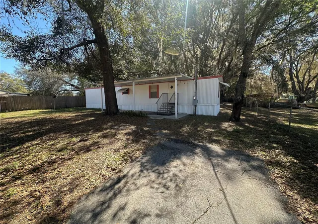 Photo 3 of Manufactured home for sale at 9150 SE 142nd Place, Summerfield, FL 34491 | MLS# TB8478902 | Listing updated on 2026-09-17