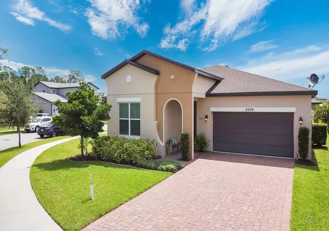 1st image of 2009 Napoli Dr, Saint Cloud, FL 34771 | MLS# S5144337