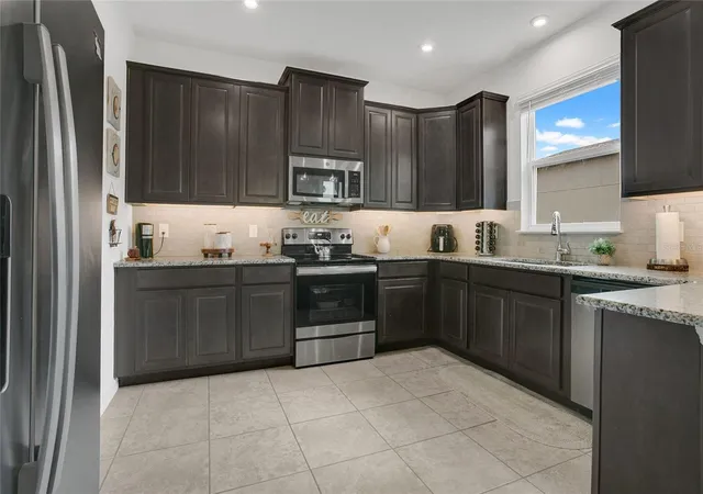 4th image of 2009 Napoli Dr, Saint Cloud, FL 34771 | MLS# S5144337