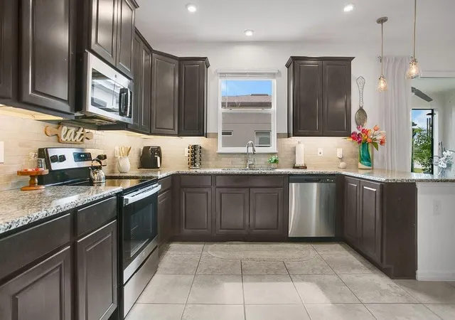 5th image of 2009 Napoli Dr, Saint Cloud, FL 34771 | MLS# S5144337
