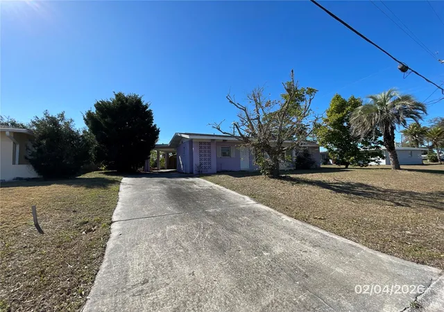 Photo 3 of Single family home for sale at 1708 Cambridge Dr, Venice, FL 34293 | MLS# A4683493 | Listing updated on 2026-09-01