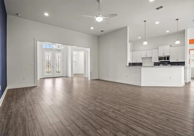 4th image of 530 Sanctuary Blvd, Winter Haven, FL 33881 | MLS# S5144344