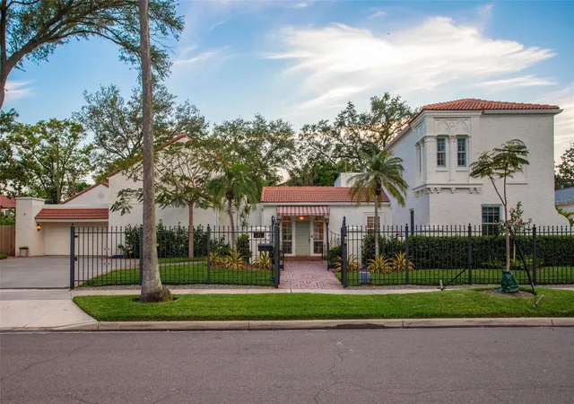 Homes for sale in Tampa, FL | 54 Aegean Ave, Tampa, FL 33606 | MLS# TB8478954