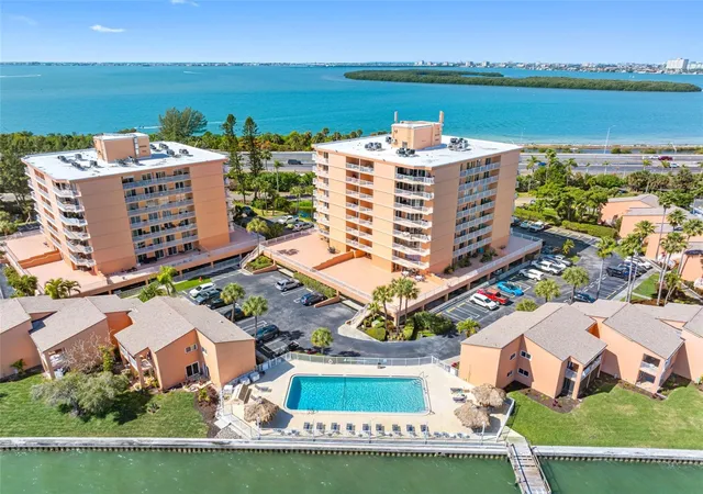 Photo 4 of Condo for sale at 7430 Sunshine Skyway Ln S #406, Saint Petersburg, FL 33711 | MLS# TB8479074 | Listing updated on 2026-06-27
